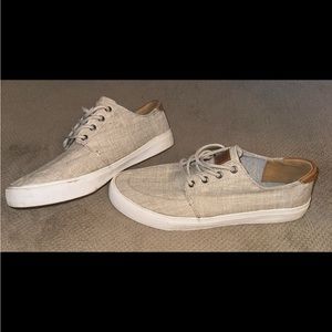 Crevo tan/beige boat shoes
